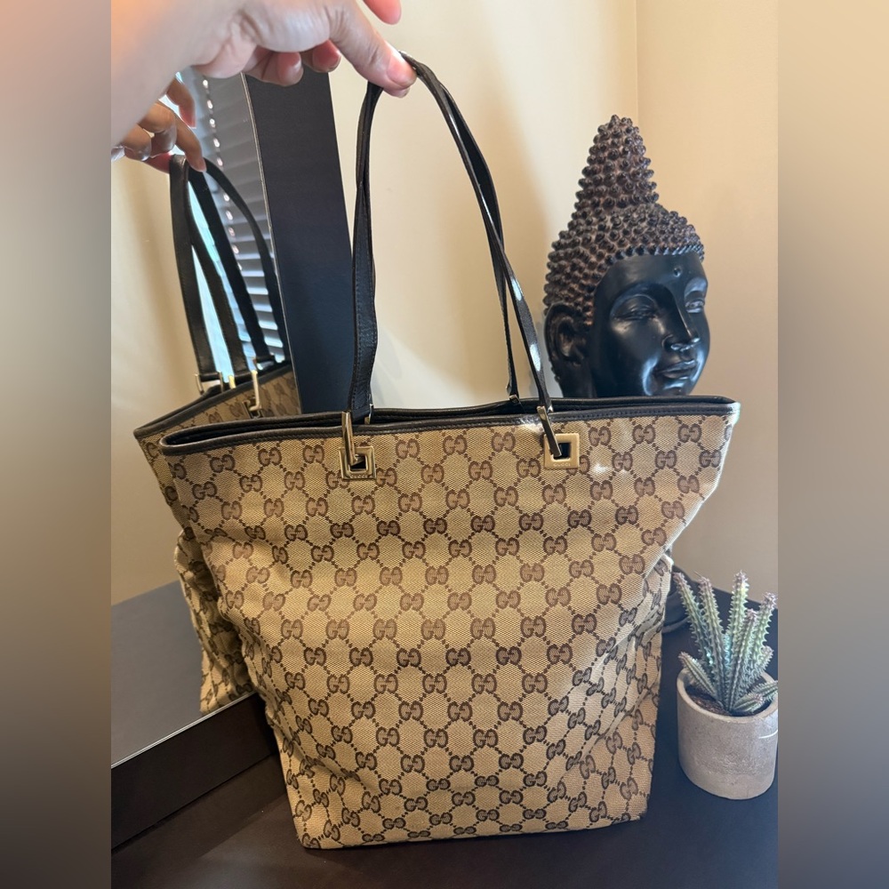 🎀Vintage Gucci Beige and Brown Monogram Tote🎀